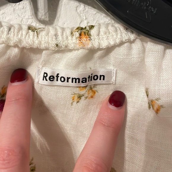 Reformation Wolfgang Off The Shoulder Linen Wrap Top with Yellow Roses - Picture 5 of 7